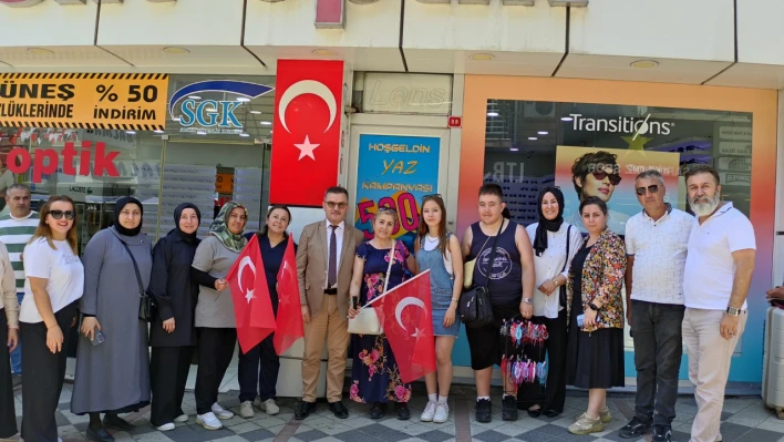 AK Parti'den 'Ay Yıldızlı Bayrağımız Her Yerde' Kampanyası