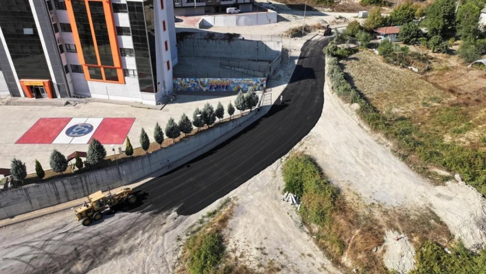 Aladağ Mahallesi'nde Sıcak Asfalt Çalışması