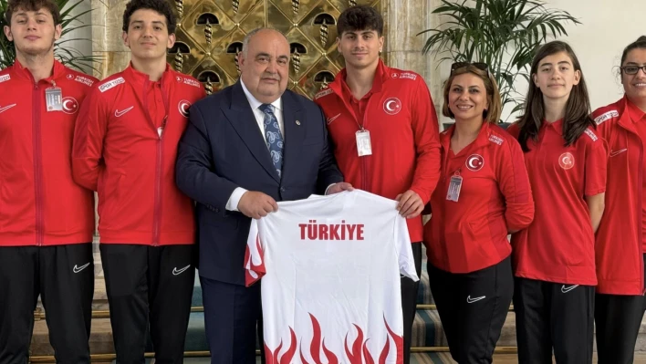 Aldatmaz başarılı sporcuları Meclis'te ağırladı