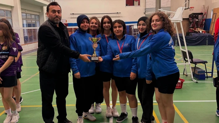 Badminton'da şampiyonlar belli oldu