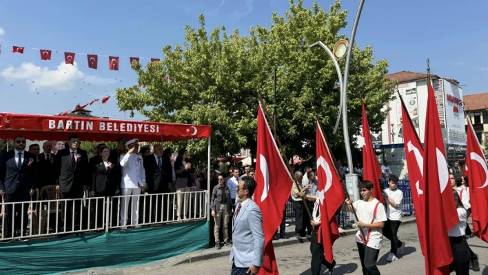 Bartın'da 30 Ağustos Zafer Bayramı Coşkusu: Cumhuriyet Meydanı'nda Renkli Anlar Yaşandı