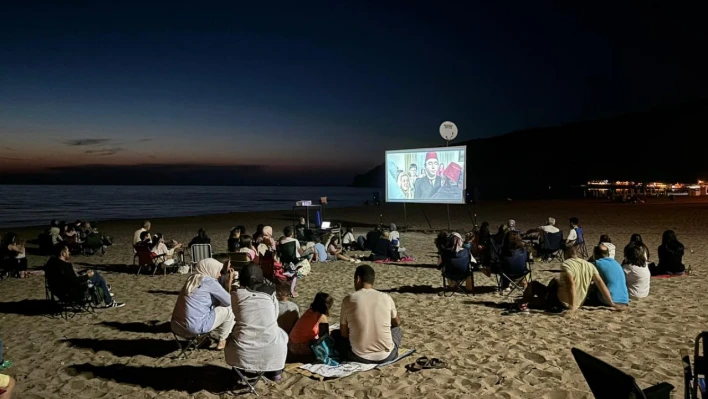 Bartın'da yaz akşamları sinema ve tiyatro ile renkleniyor