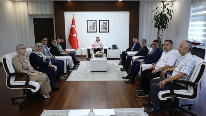 Bartın'ın gururu Türkiye birincileri, Vali Arslan'la buluştu
