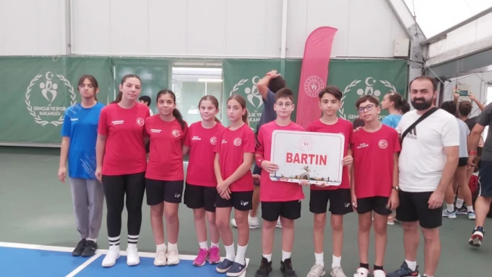 Bartın Tenis Takımı yarı finalde