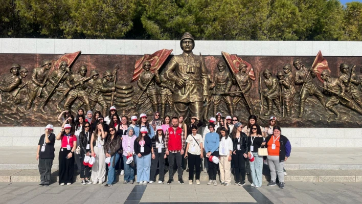 Bartınlı gençler Çanakkale'de tarihe yolculuk yaptı