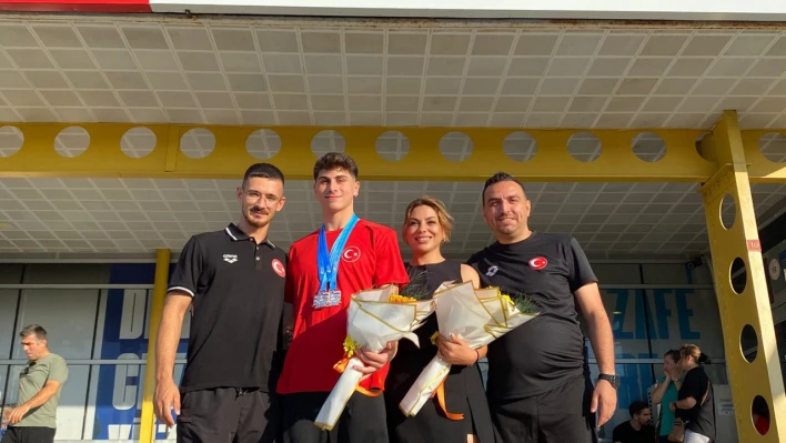 Başarılı sporculara coşkulu karşılama