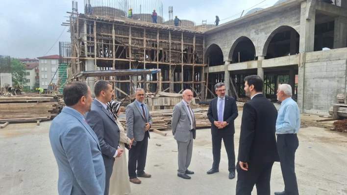 Cami Hizmetleri Daire Başkanı Merkez Camiini inceledi