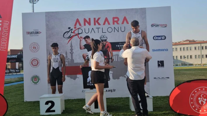 Düşünür Koleji Öğrencisinden Türkiye Derecesi