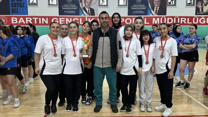 Genç Kızlar Hentbolunda Şampiyonlar Belli Oldu