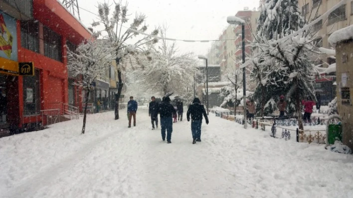 METEOROLOJİDEN 5 İL İÇİN YOĞUN KAR YAĞIŞI UYARISI