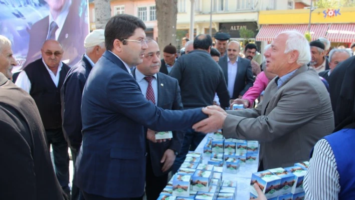 Tunç, Kozcağızlılara Kandil Simidi ikram etti