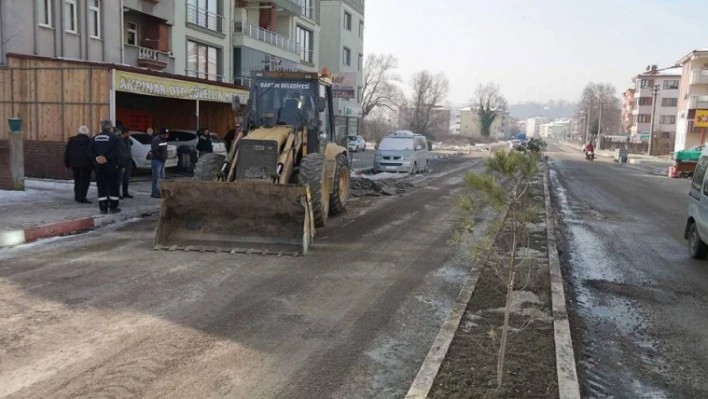 Elmalık Sokak sıcak asfaltla onarıldı