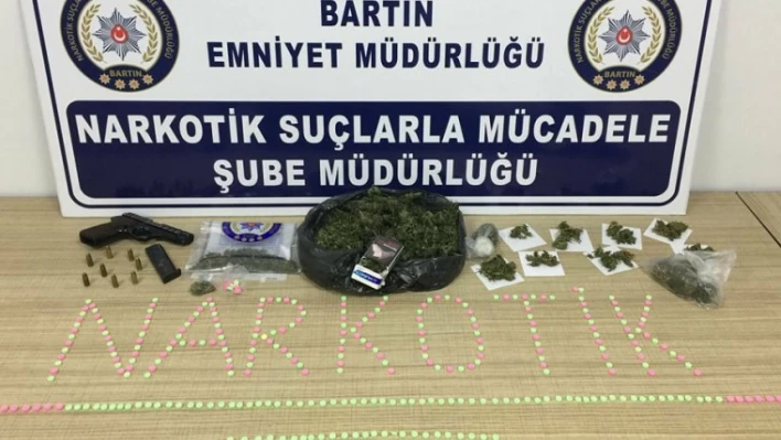 POLİSTEN UYUŞTURUCU TACİRLERİNE DARBE