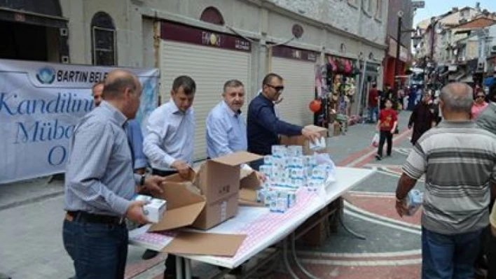 BELEDİYE'DEN KANDİL İKRAMI
