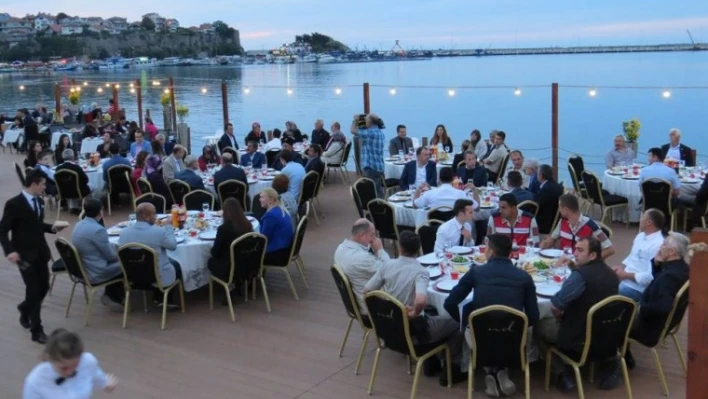 AMASRA KAYMAKAMLIĞINDAN ŞEHİT AİLELERİ VE GAZİLER İÇİN İFTAR