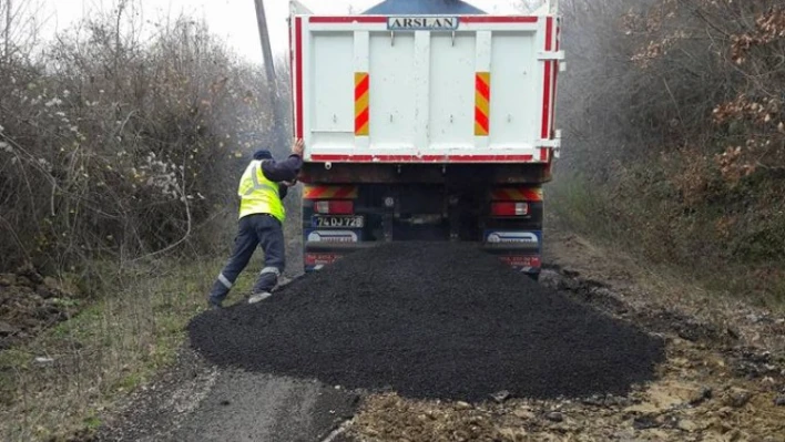 Yol düzenleme çalışması yapılıyor