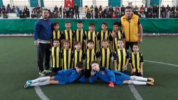 BARTIN FENERBAHÇE FUTBOL OKULU TURNUVADA GÖZ DOLDURDU