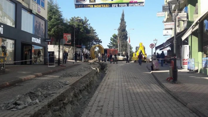 DOĞALGAZ CUMHURİYET CADDESİ'NDE