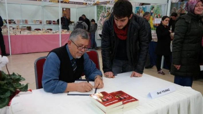 ÖĞRENCİLER FUARA RENK KATIYOR