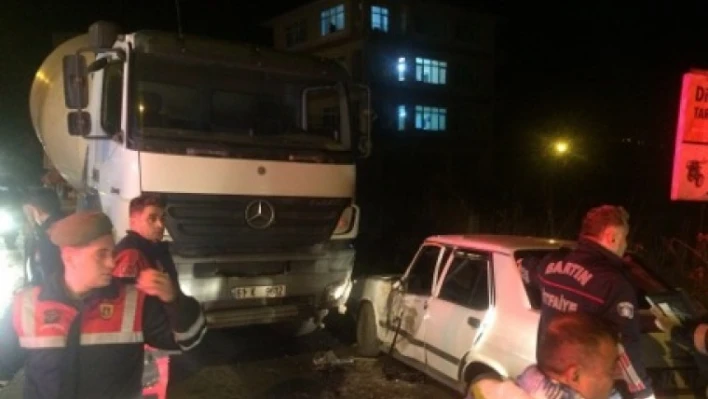 BETON MİKSERİ İLE OTOMOBİLLE ÇARPIŞTI