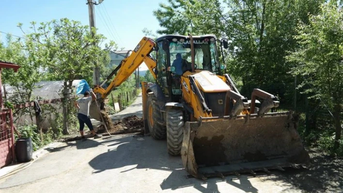 Doğalgaz Geçiyor, Yol Ve Kaldırımlar Yapılıyor