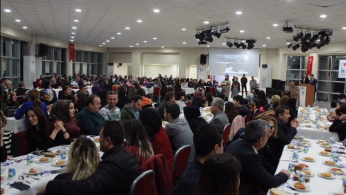 Tunç, Kozcağız'daki Öğretmenler Günü etkinliklerinde