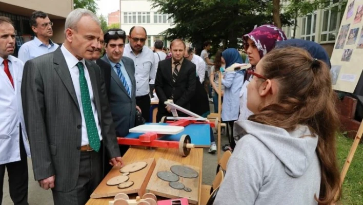 FSM Anadolu Lisesinden Tübitak Fuarı