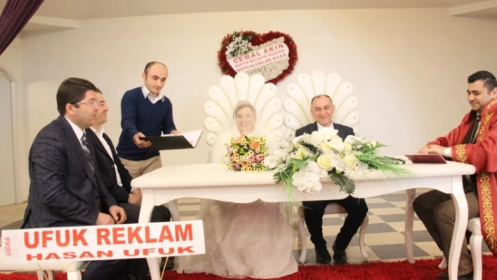 Tunç,  nikah şahidi oldu