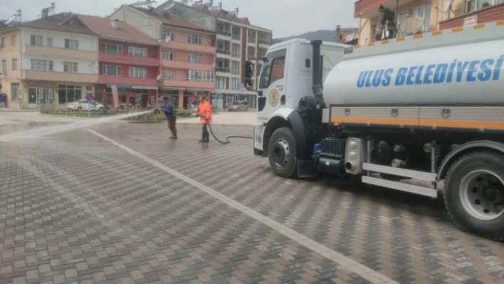 Ulus'ta yol ve sokak temizleme çalışmaları başladı