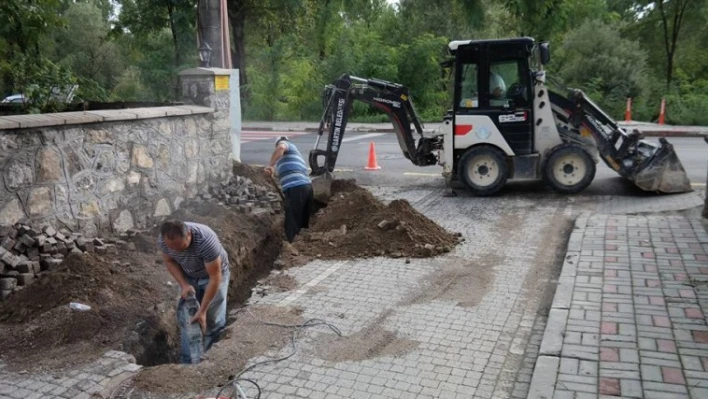 Aksakal sokağa ilave ızgara yapılıyor