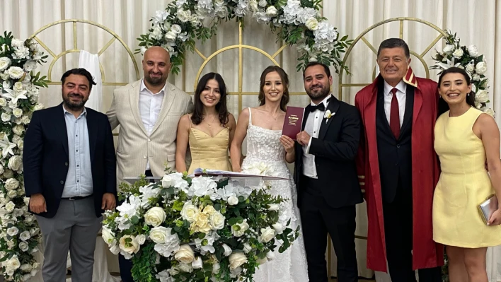 Gülşah ve Anıl çifti hayatlarını birleştirdi