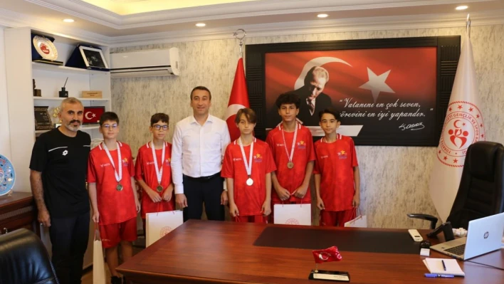 Güneş çarpması, sıcak bitkinliği, isilik ve güneş yanıklarına dikkat!