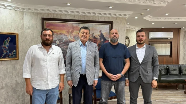 Hankale Kadın Voleybol Takımı'ndan Yalçınkaya'ya teşekkür ziyareti