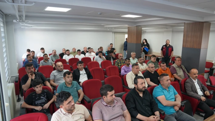 Hayvan nakliyesinde görevli personellere eğitim verildi