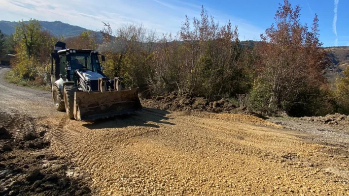 İl Özel İdaresinden Köy Yollarında Yoğun Mesai