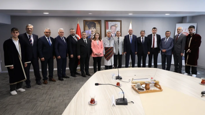 İlin Ahisi, Kalfası ve Çırağına Plaket Takdim Edildi