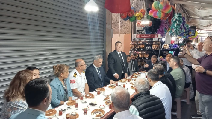 İnkılap Caddesi esnafı, ahilik duası ile dükkanlarını açtı