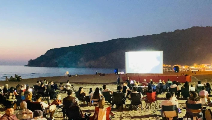 İnkumu'nda nostaljik sinema keyfi
