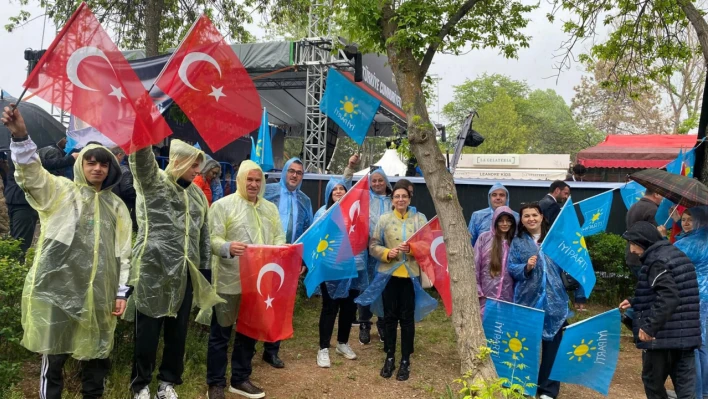 İYİ Parti Bartın Gençliği Ata'nın huzuruna çıktı