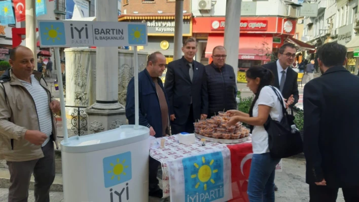 İYİ Parti'den Vatandaşlara Lokma İkramı