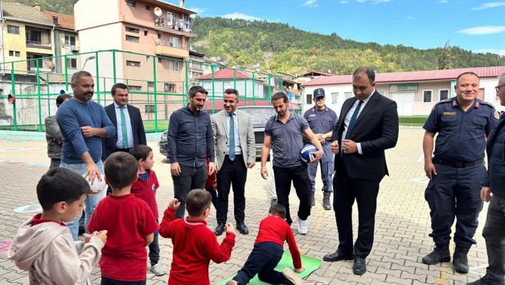 Kadiroğlu'ndan Öğrencilere Başarı, Öğretmenlere Teşekkür