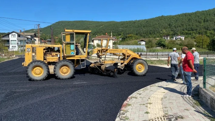 Karaçay araç yolu sıcak asflat ile düzenlendi