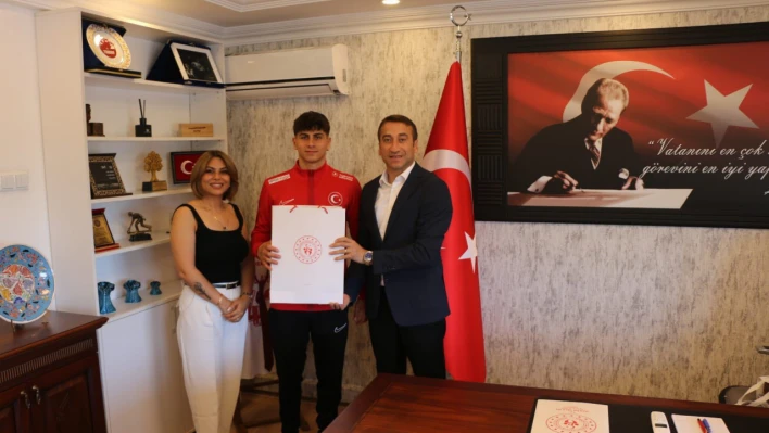 Milli Takım Antrenörü ve Sporcusundan Akkaş'a ziyaret