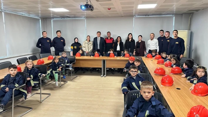 Minik Öğrenciler İtfaiyeciler Haftası'nı Yerinde Kutladı