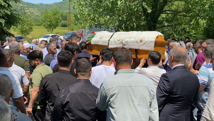 Muhtar Soner Bakırtaş'ın annesi son yolculuğuna uğurlandı