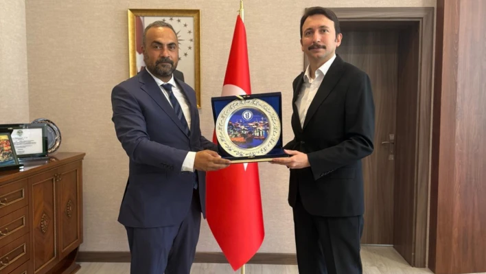 Rektör Akkaya'dan Amasra Kaymakamı Çetin'e hayırlı olsun ziyareti