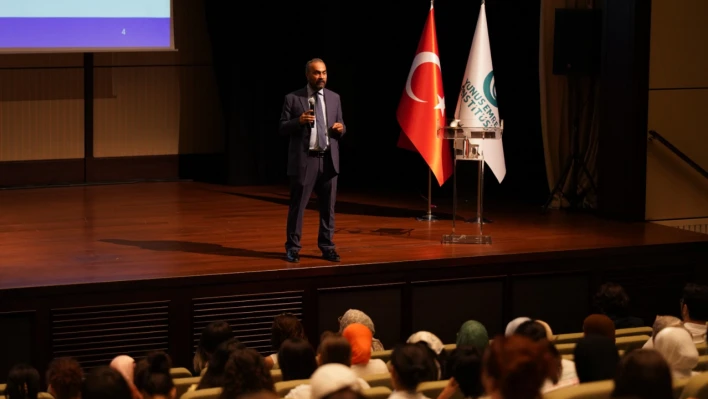 Rektör Akkaya Türk dilinin zenginliğini anlattı