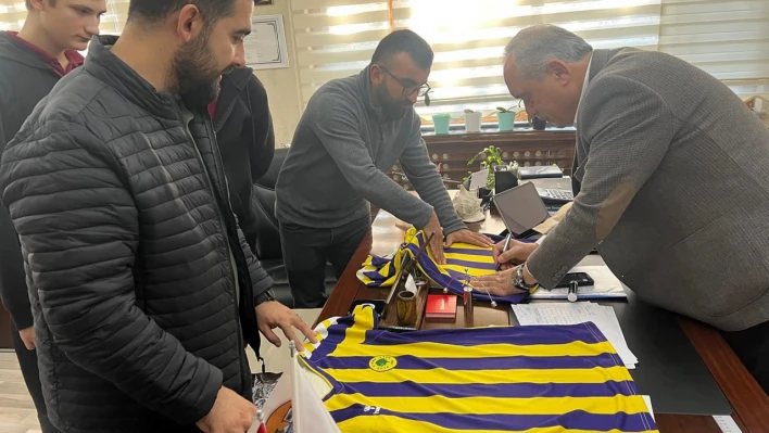 Ulus Çınar Spor formaları satışa çıktı