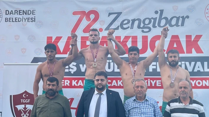 Uluslu Güreşçi İshak Çapaş'tan Tarihi Başarı