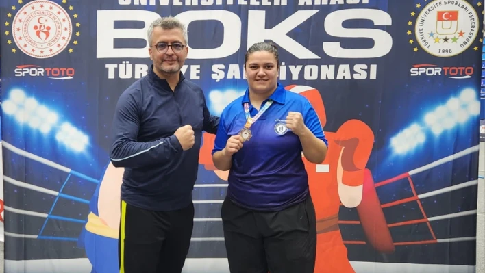 Üniversiteler Arası Boksta Bartın Üniversitesi'nden Büyük Başarı